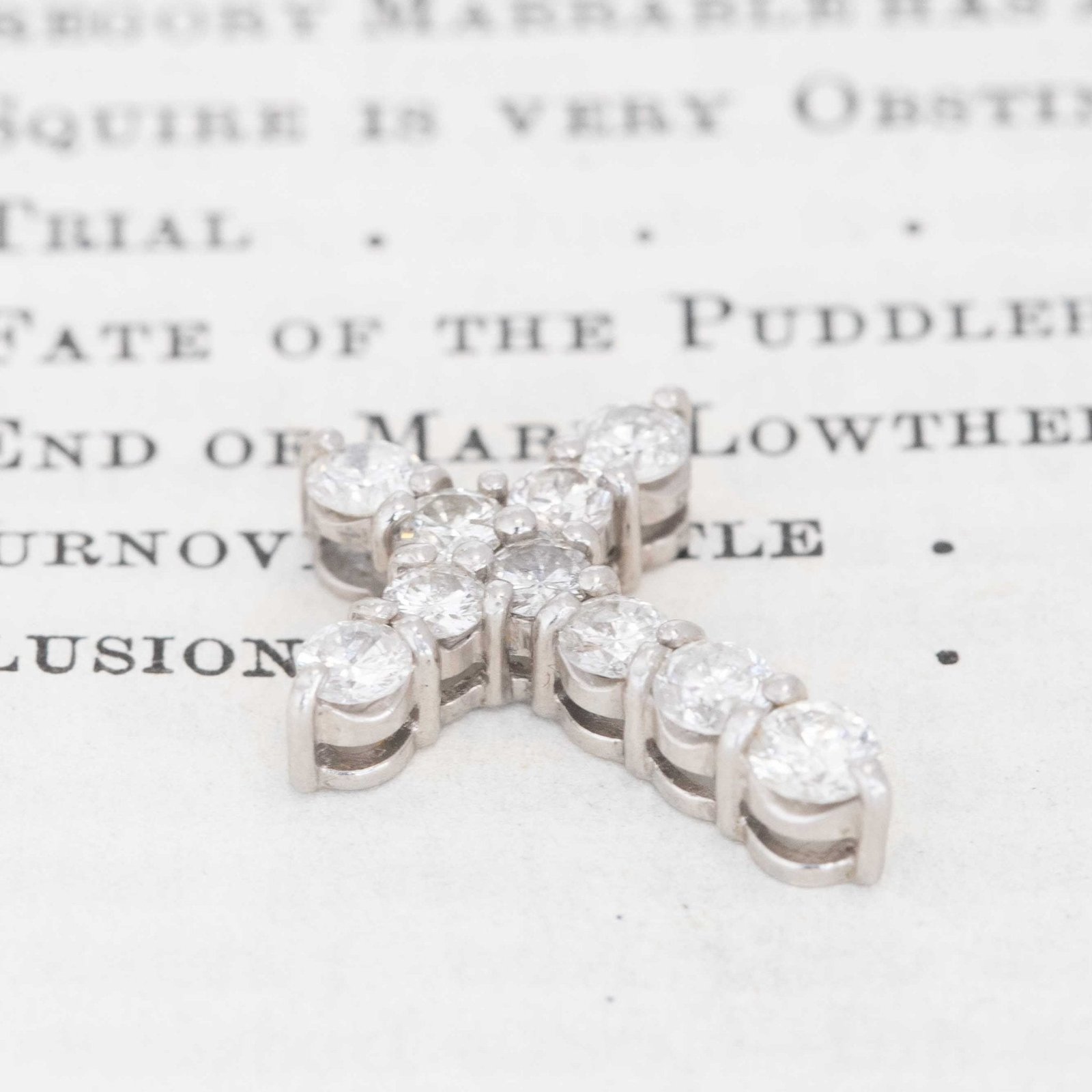 1.00ctw Round Brilliant Cut Diamond Cross Charm - Image 2