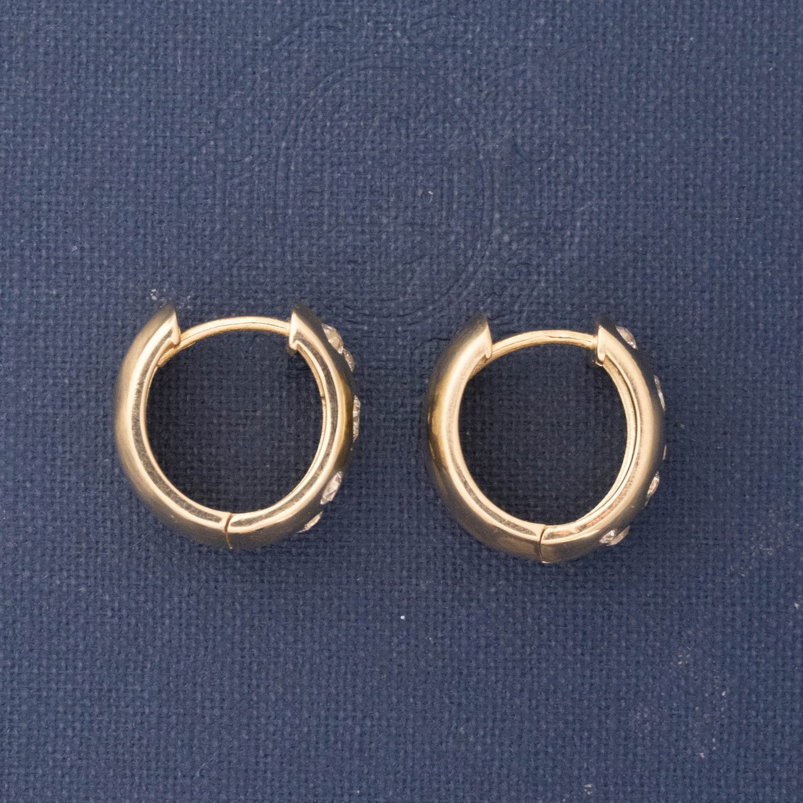 1.04ctw Diamond Scatter Hoop Huggie Earrings - Image 4