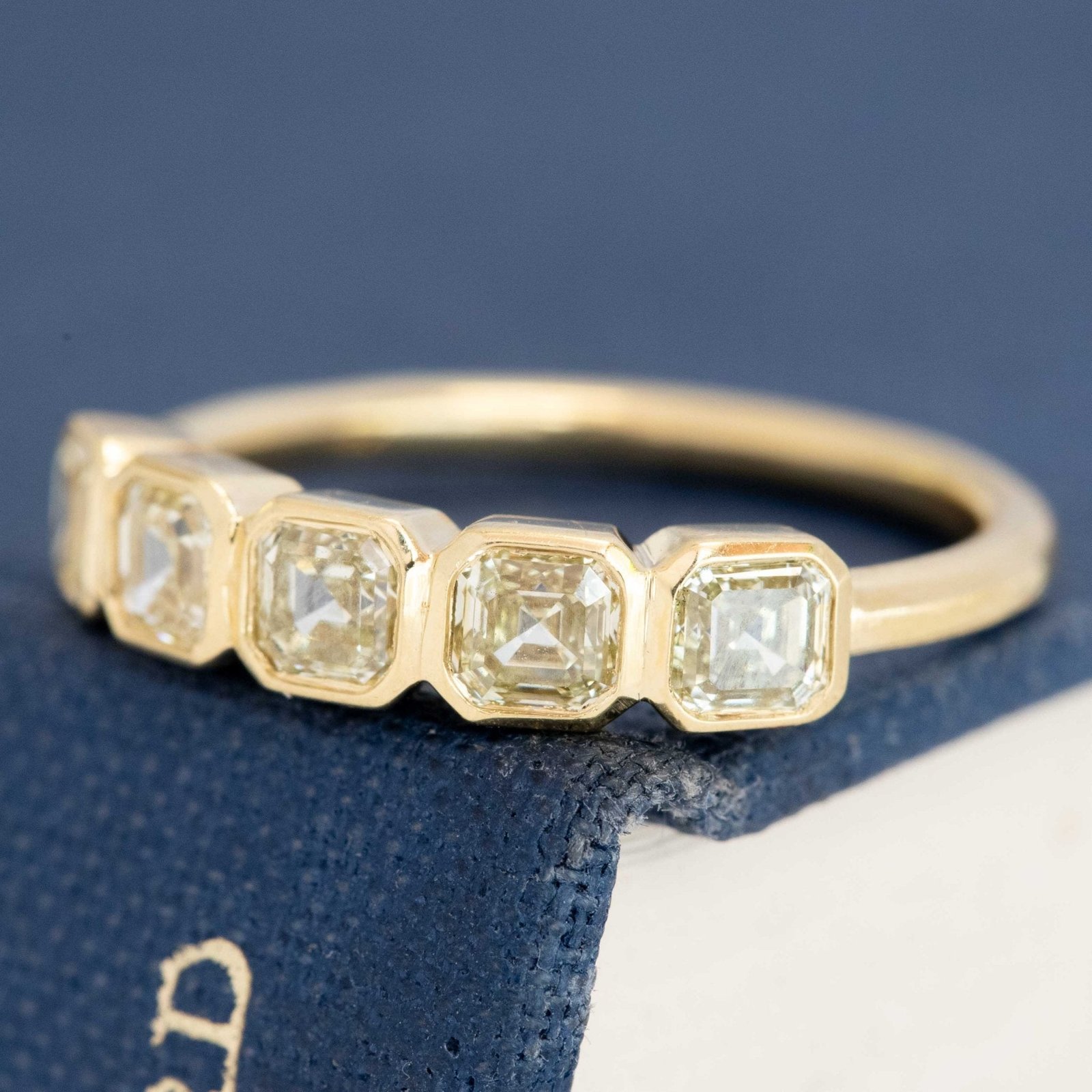 1.15ctw Asscher Cut Diamond 5-Stone Bezel Band - Image 4
