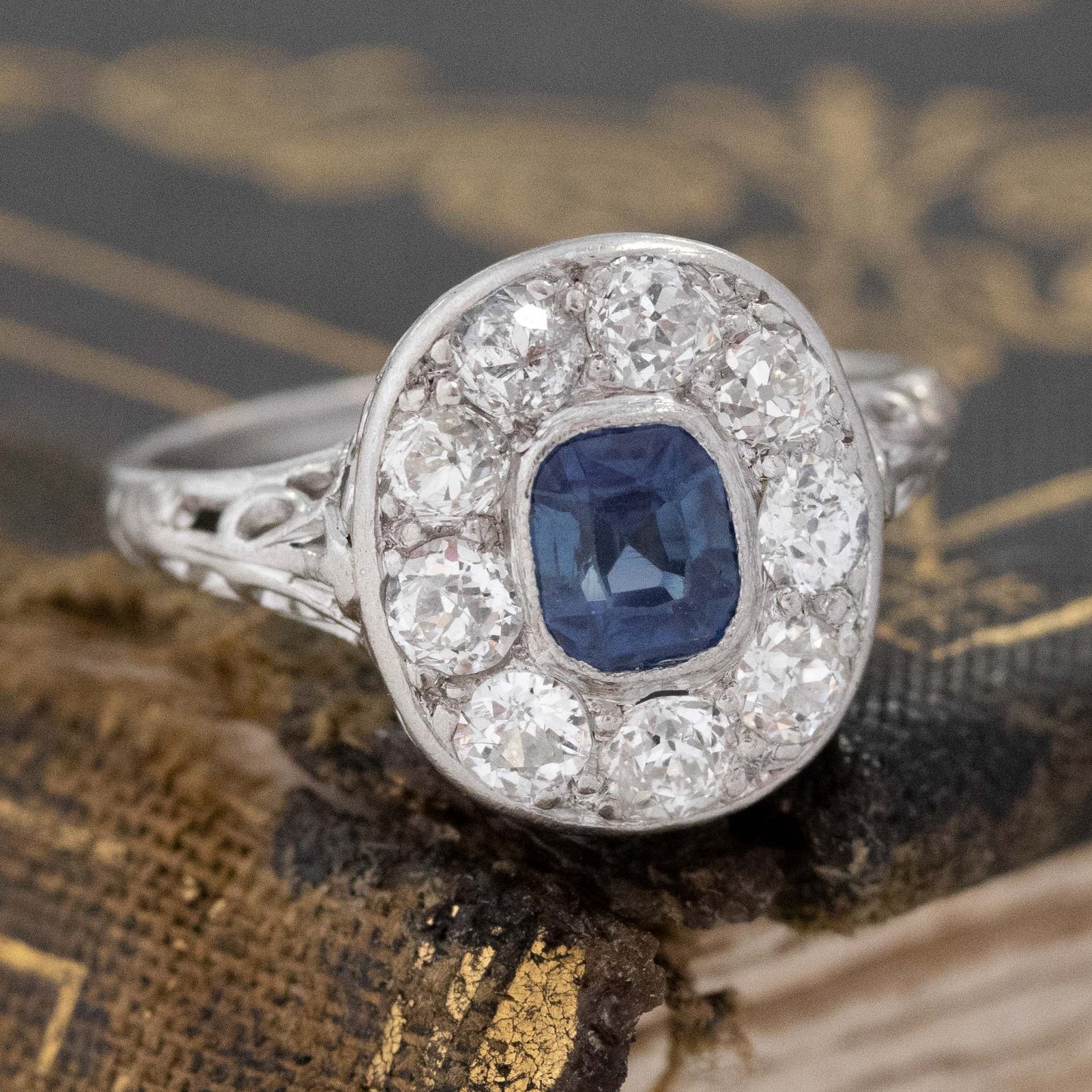 1.30ctw Sapphire & Old European Cut Diamond Cluster Ring - Image 3