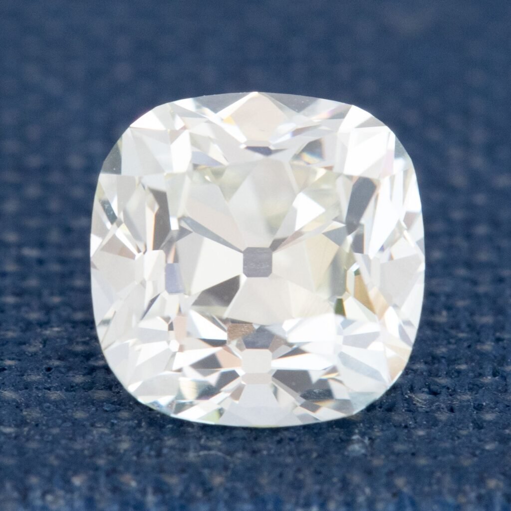 1.37ct Cushion Cut Diamond, GIA L VVS2