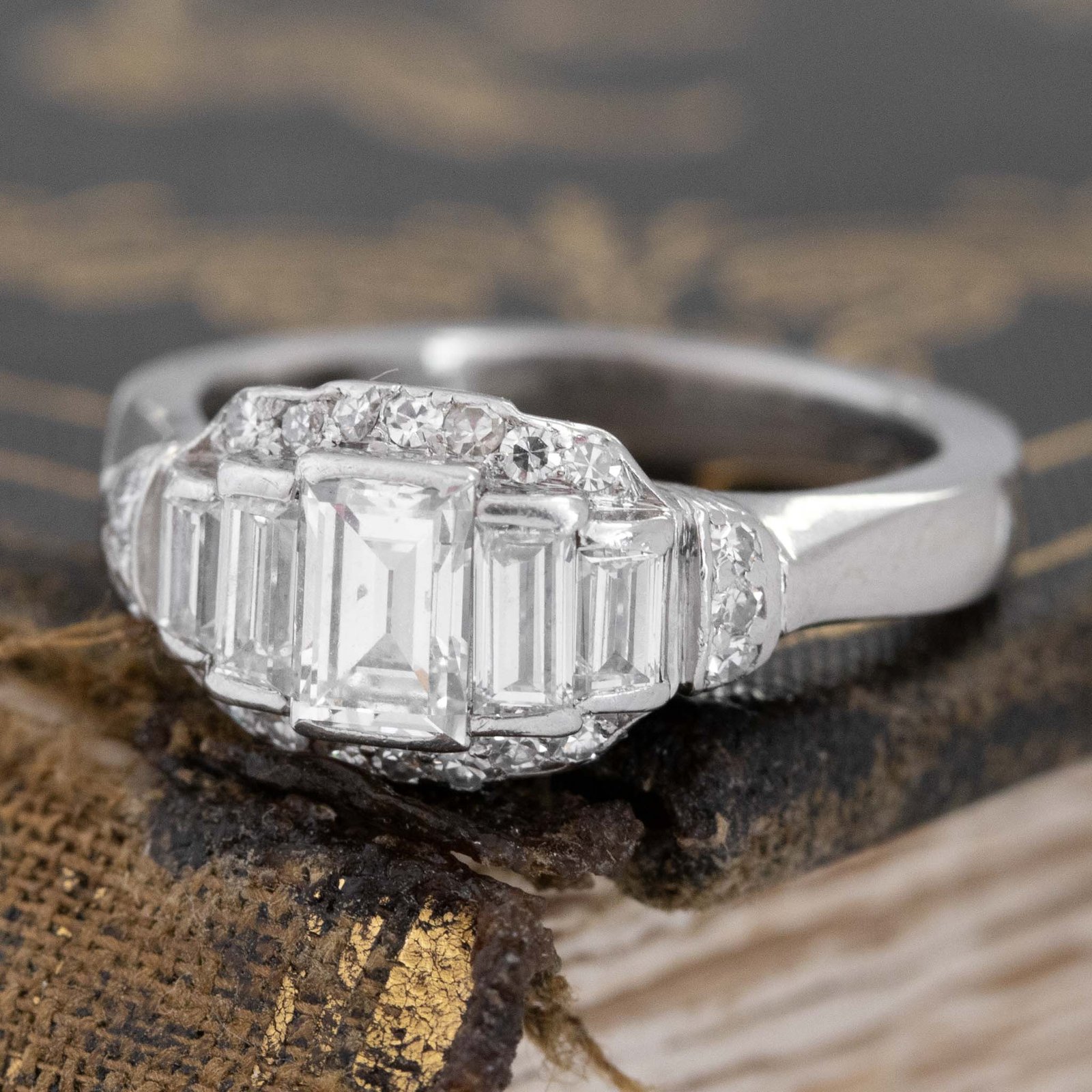 1.43ctw Baguette Cut Diamond 5-Stone Cluster Ring - Image 5