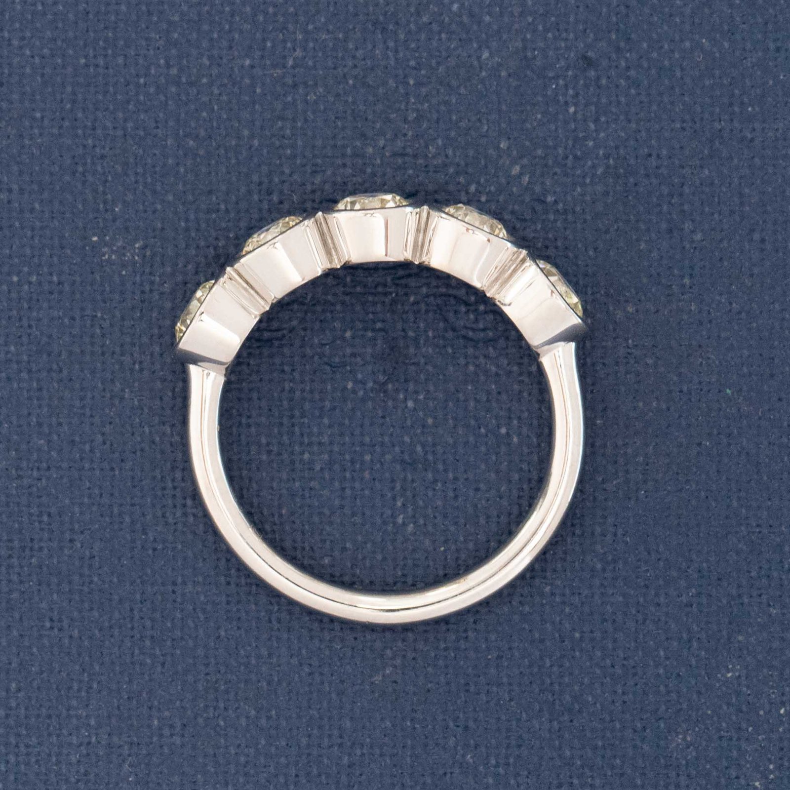 1.51ct Old European Cut Diamond 5-Stone Bezel Band - Image 5