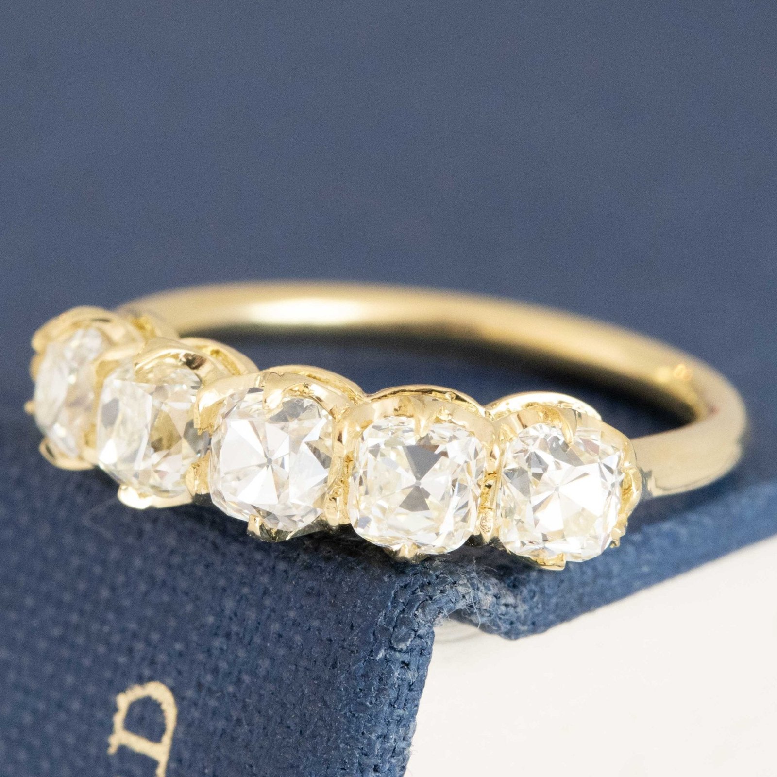 1.52ctw Old Mine Cut Diamond 5-Stone Band - Image 4