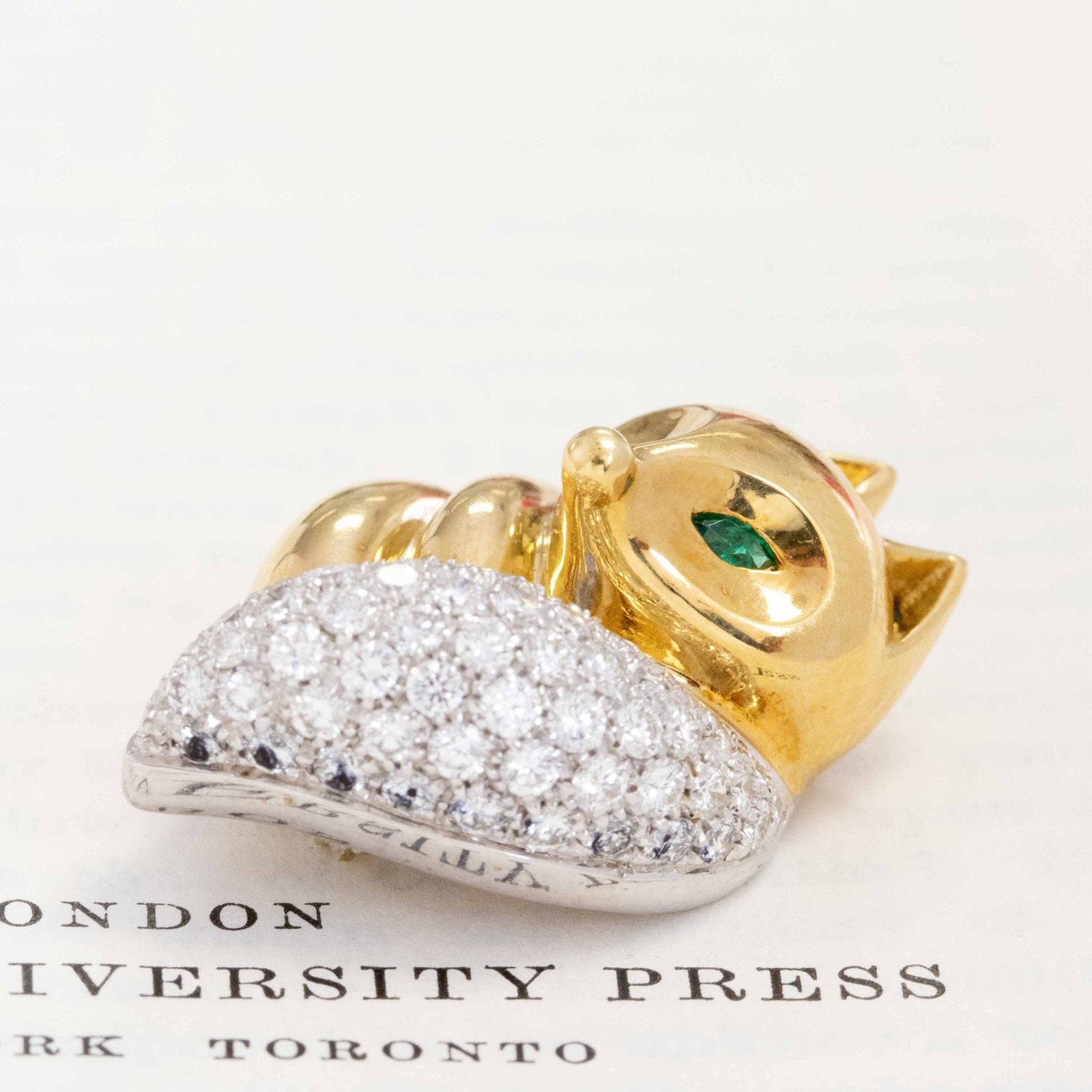 1.53ctw Diamond & Emerald Fox Brooch Italian - Image 2