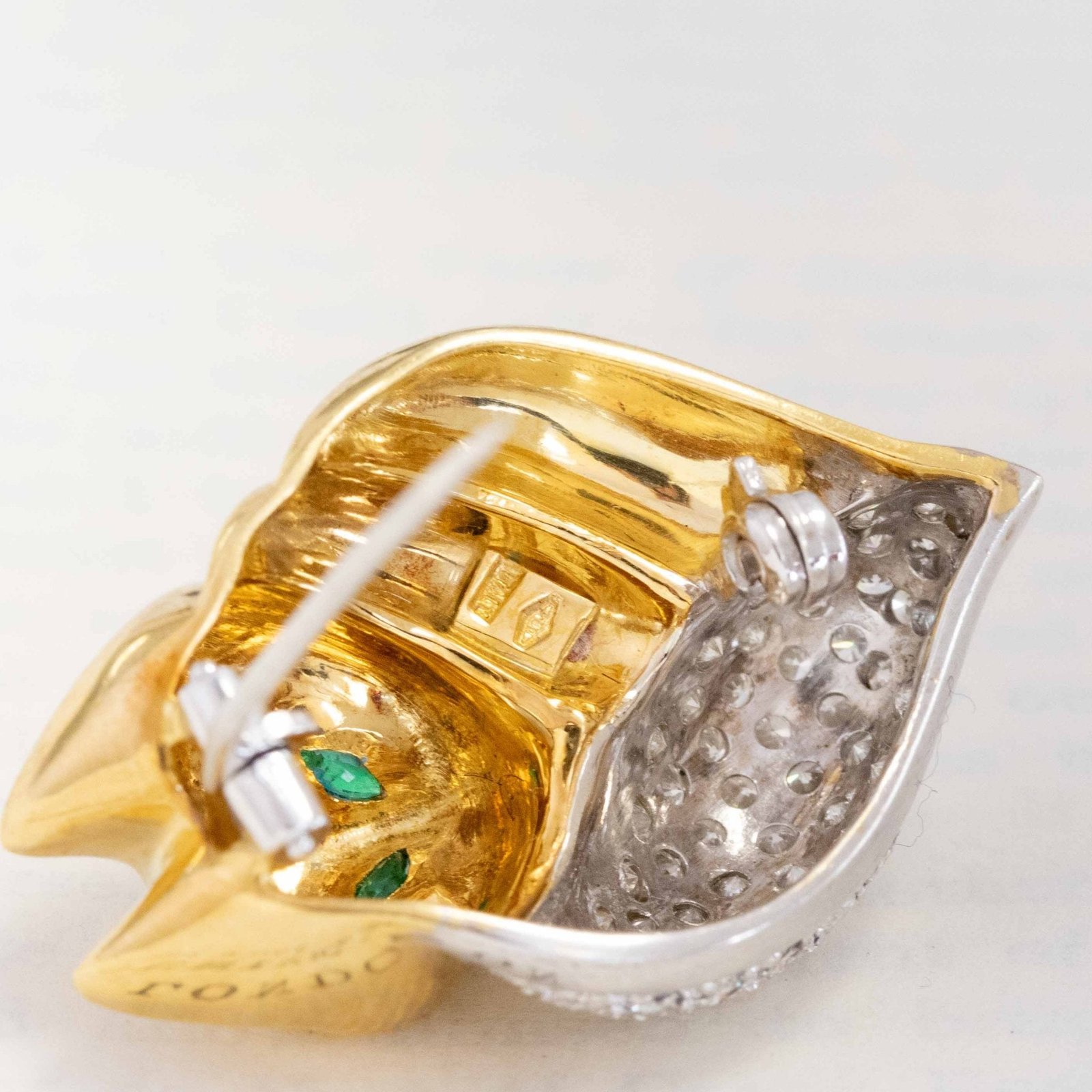 1.53ctw Diamond & Emerald Fox Brooch Italian - Image 4