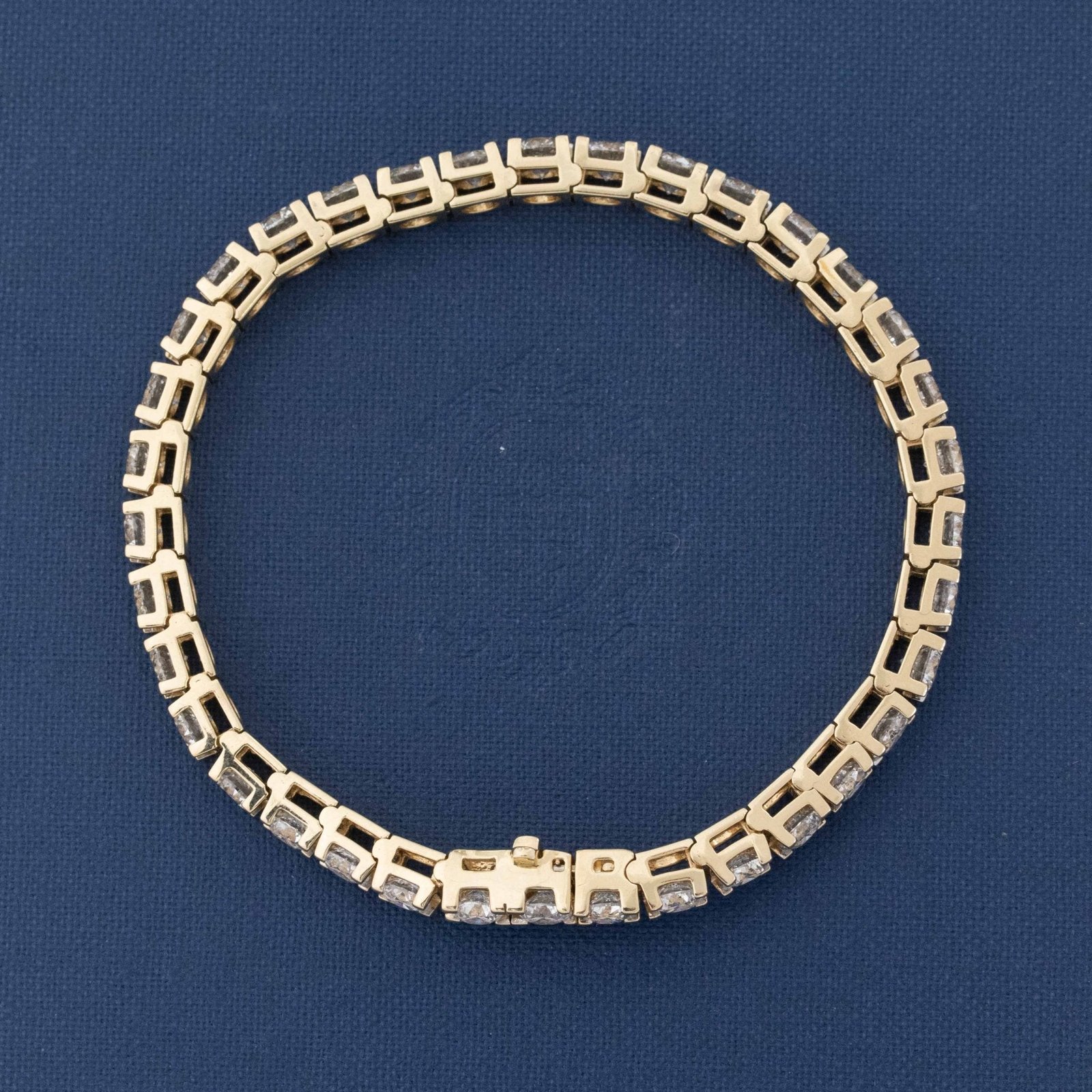 15.80ctw Round Brilliant Cut Diamond Tennis Bracelet - Image 5
