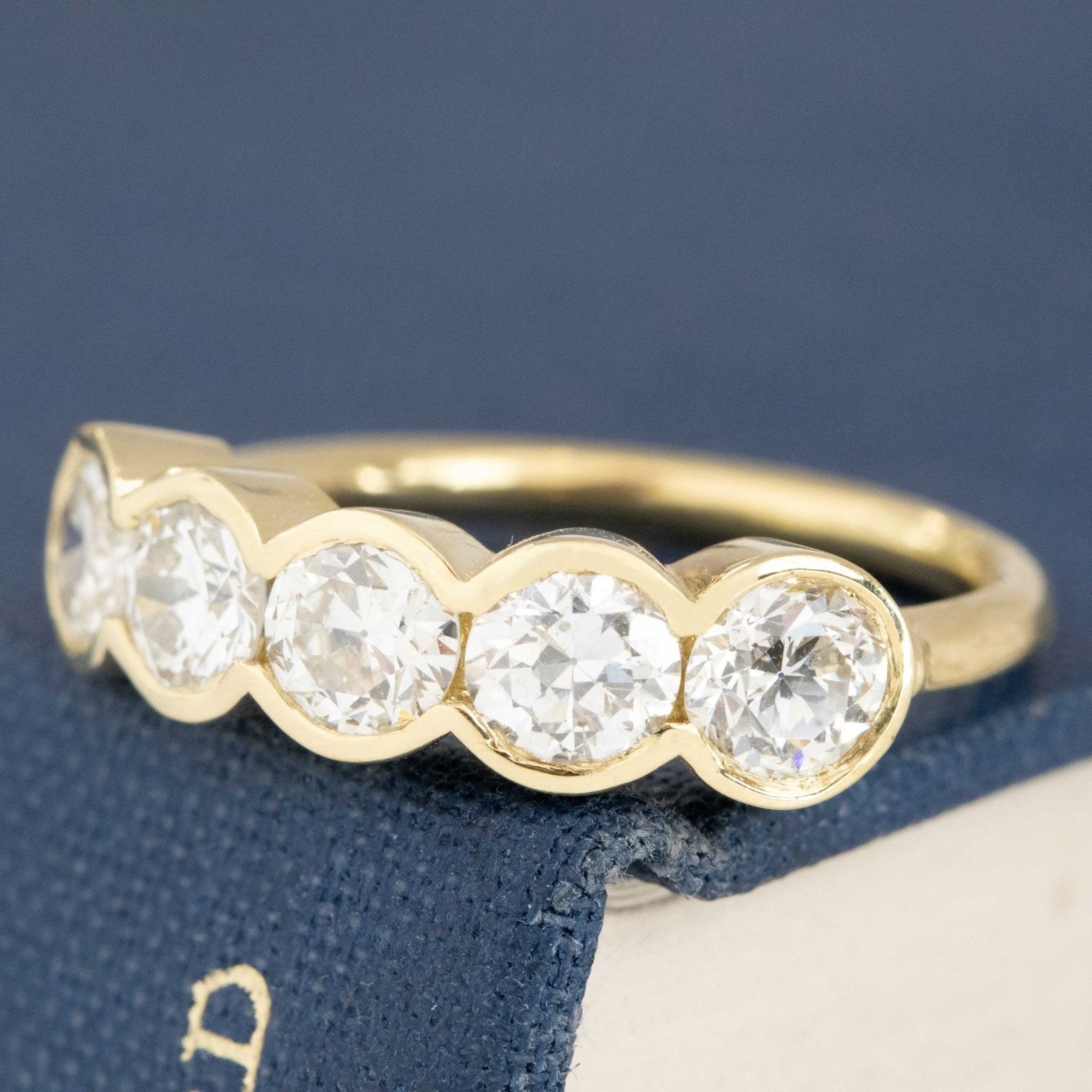 1.71ctw Old European Cut Diamond 5-Stone Half-Bezel Band - Image 4