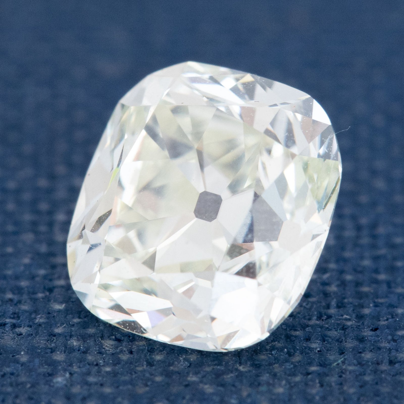 1.91ct Cushion Cut Diamond, GIA L VS2 - Image 3