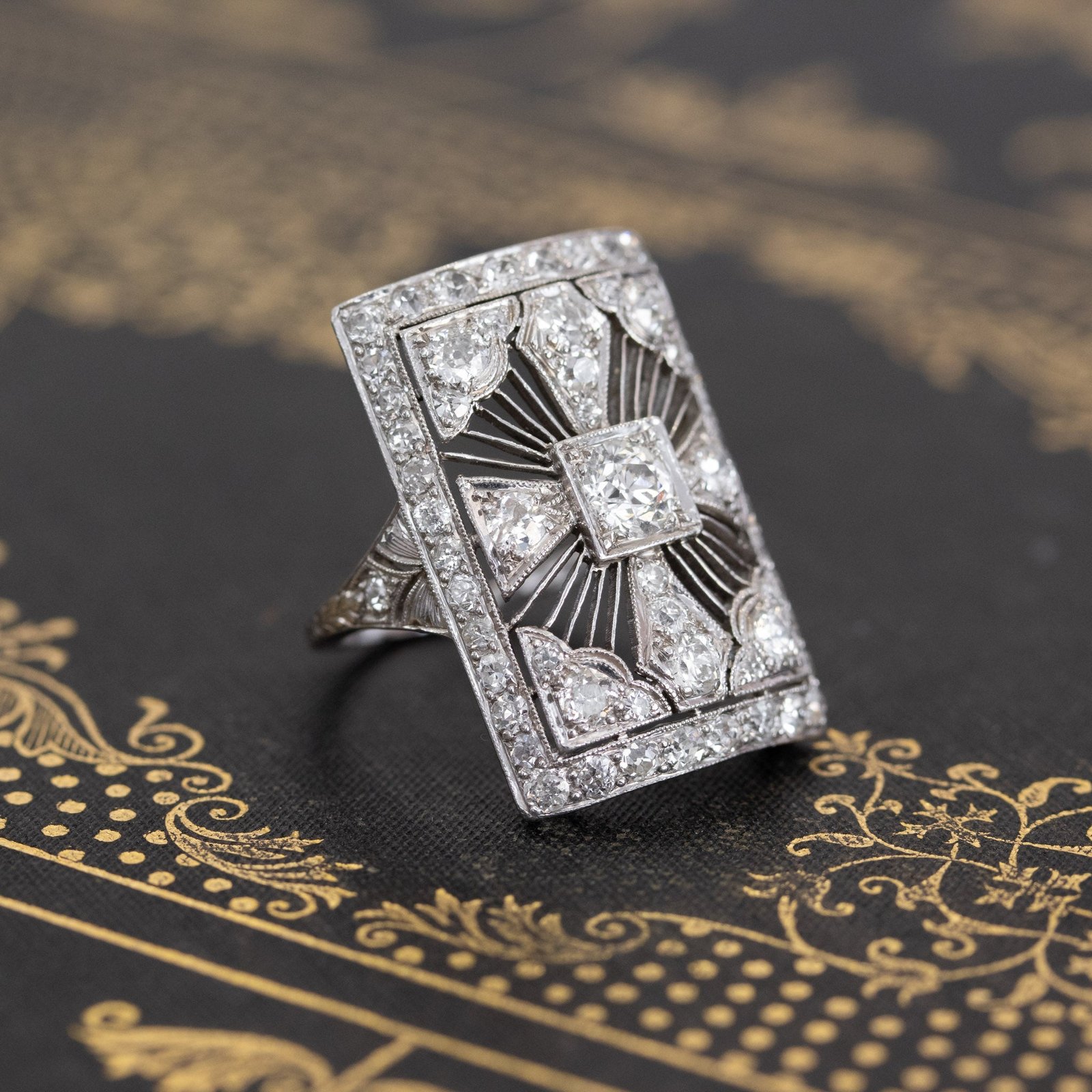 2.26ctw Edwardian Cross Ring - Image 4