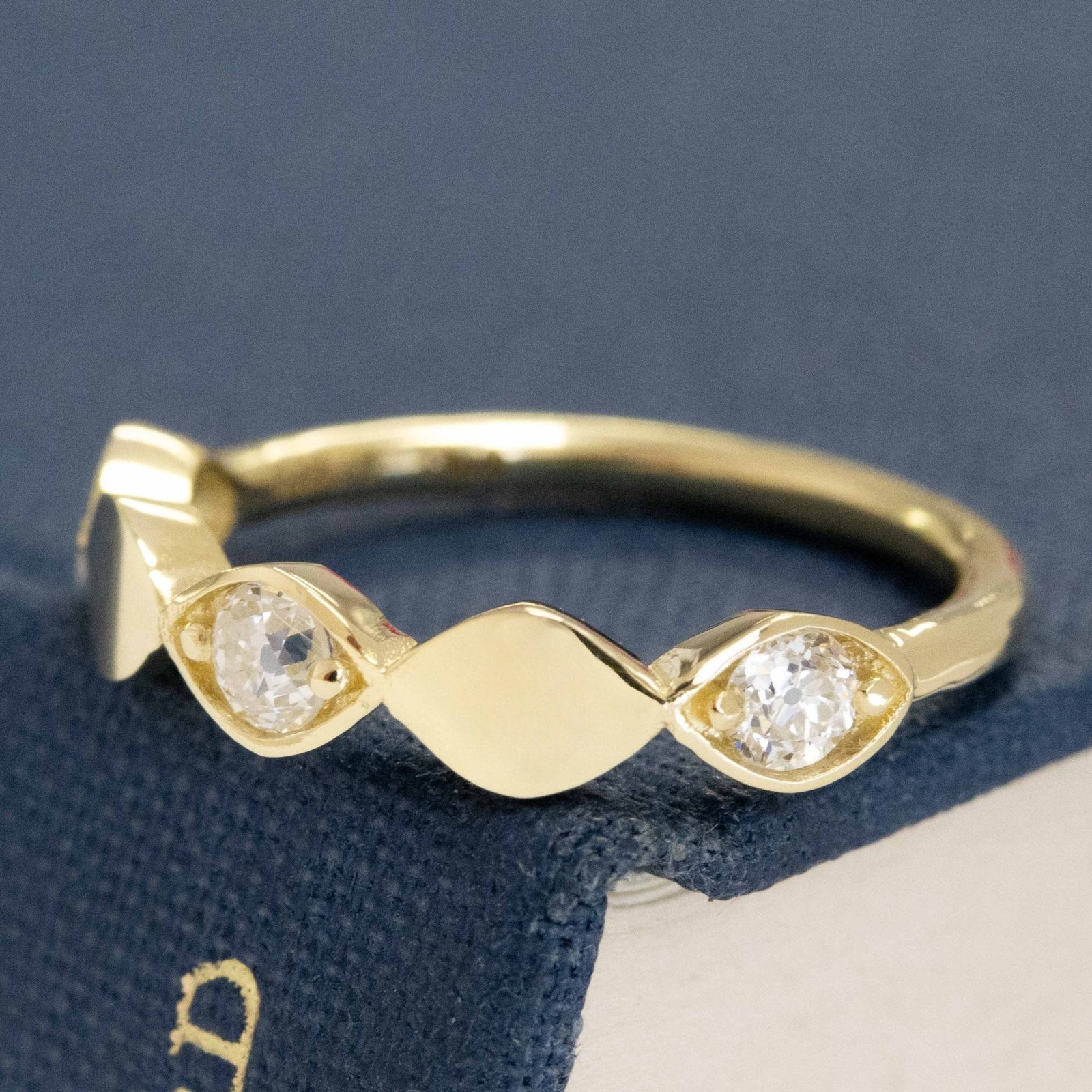 .30ctw Old European Cut Diamond Navette Style Band - Image 4