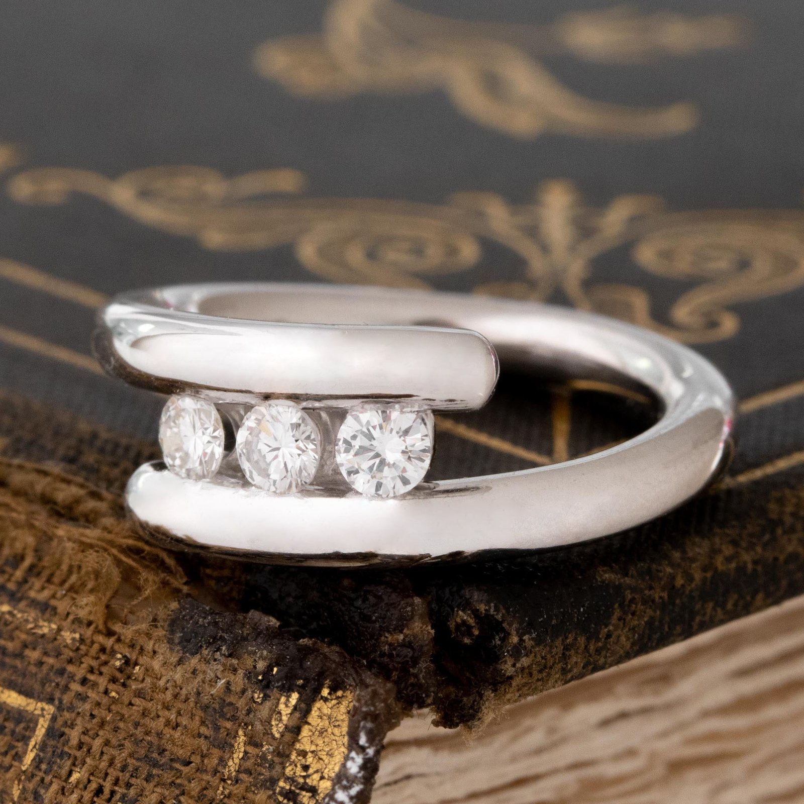 .33ctw Vintage Diamond Bypass Band - Image 5
