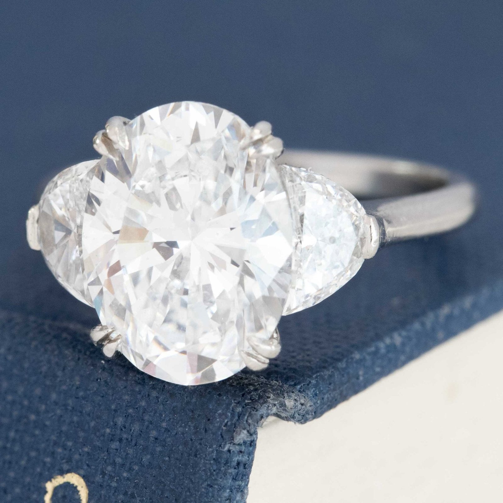 4.02ct Oval Cut Diamond Ring, by Victor Canera - Image 4