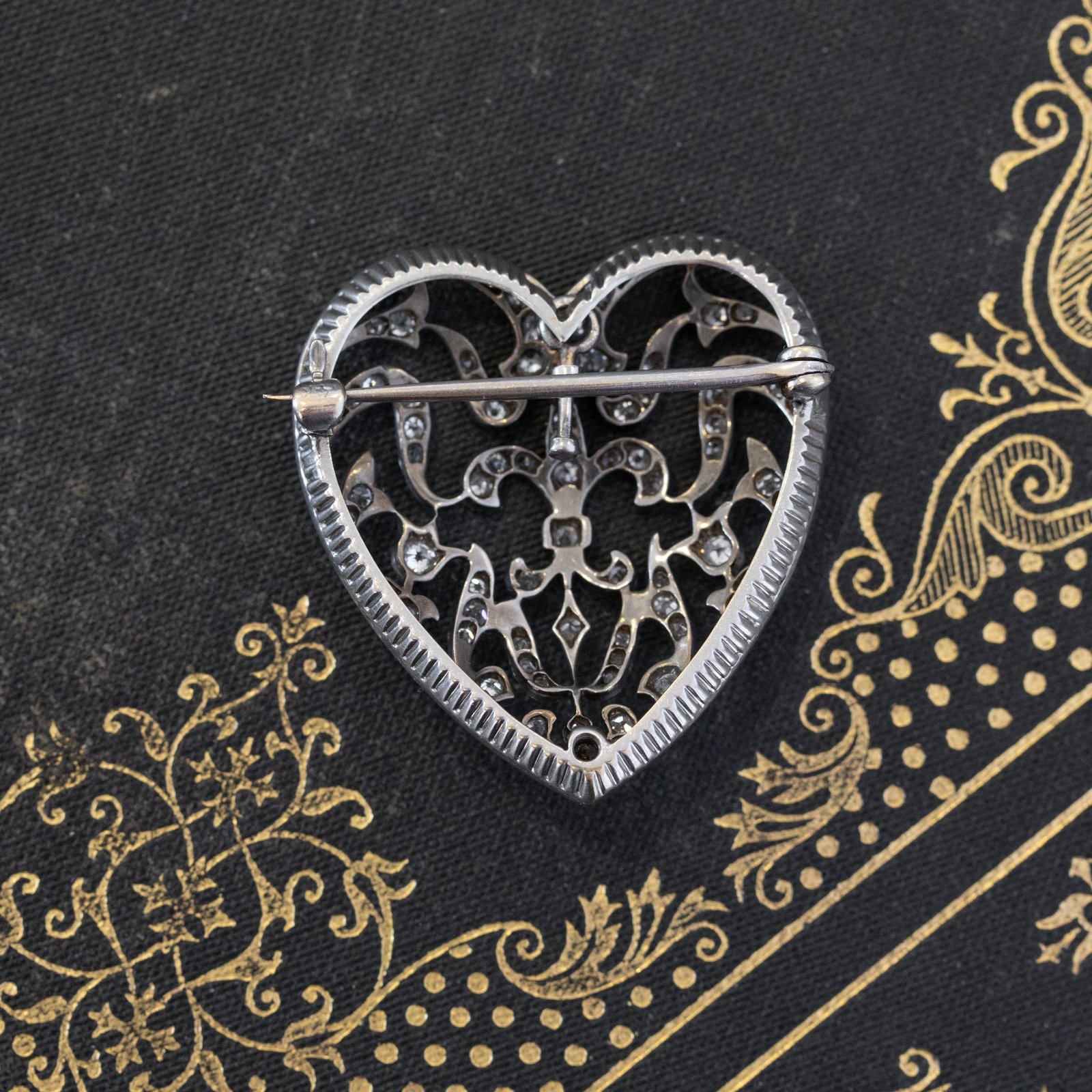 .65ctw Victorian Heart Diamond Convertible Pin/Pendant - Image 6