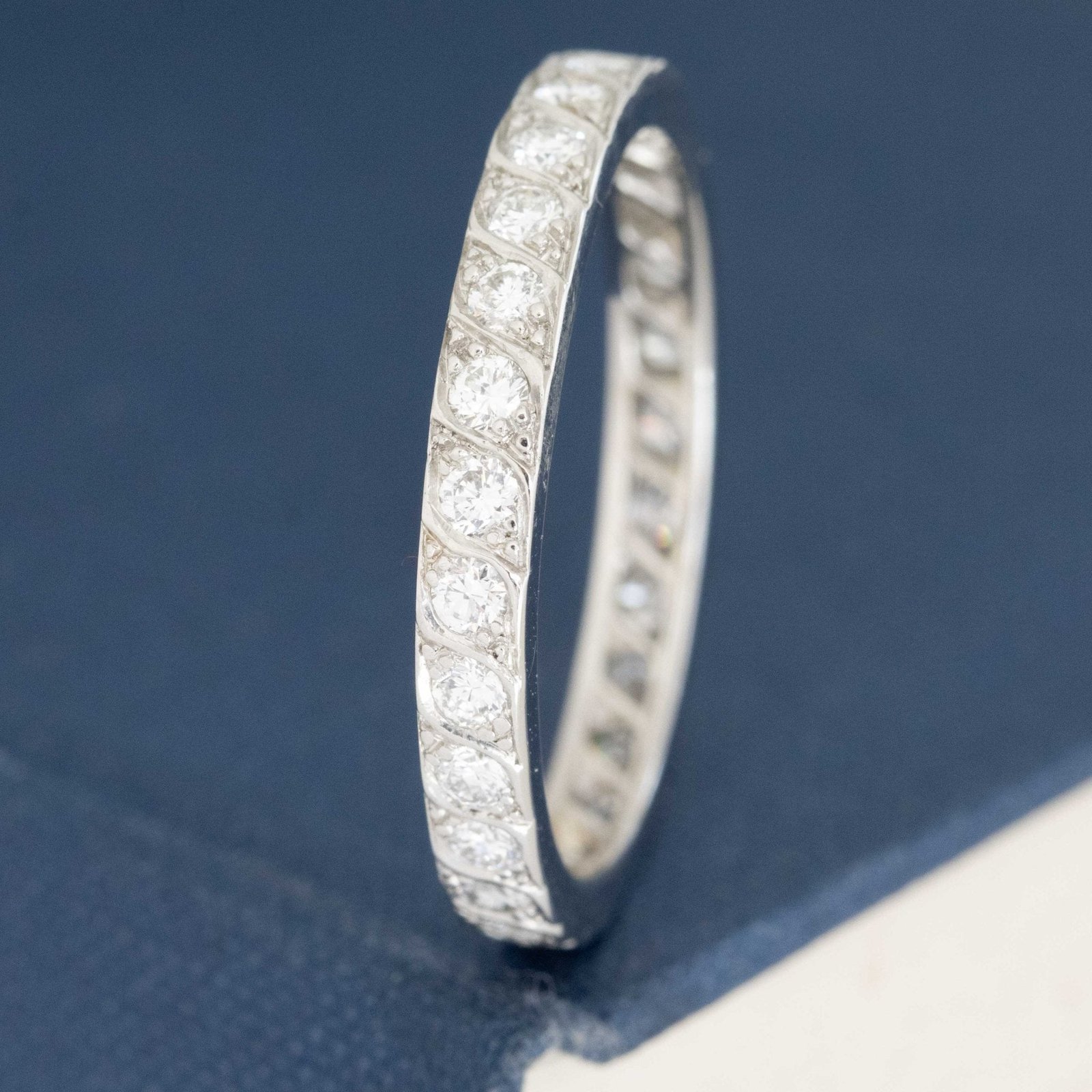 .85ctw Old European Cut Diamond Eternity Band - Image 4