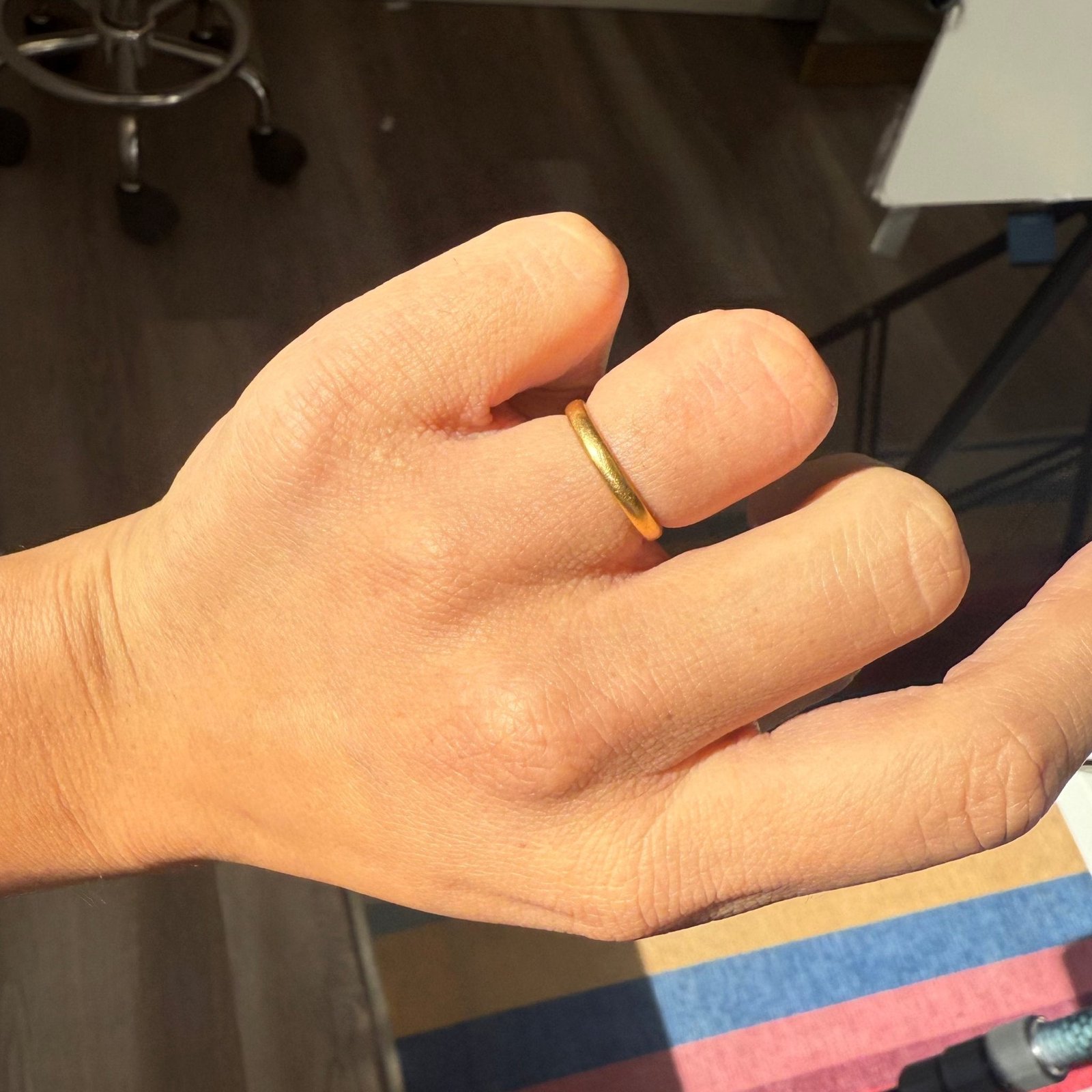 Antique Slim 22kt Wedding Band, English - Image 2