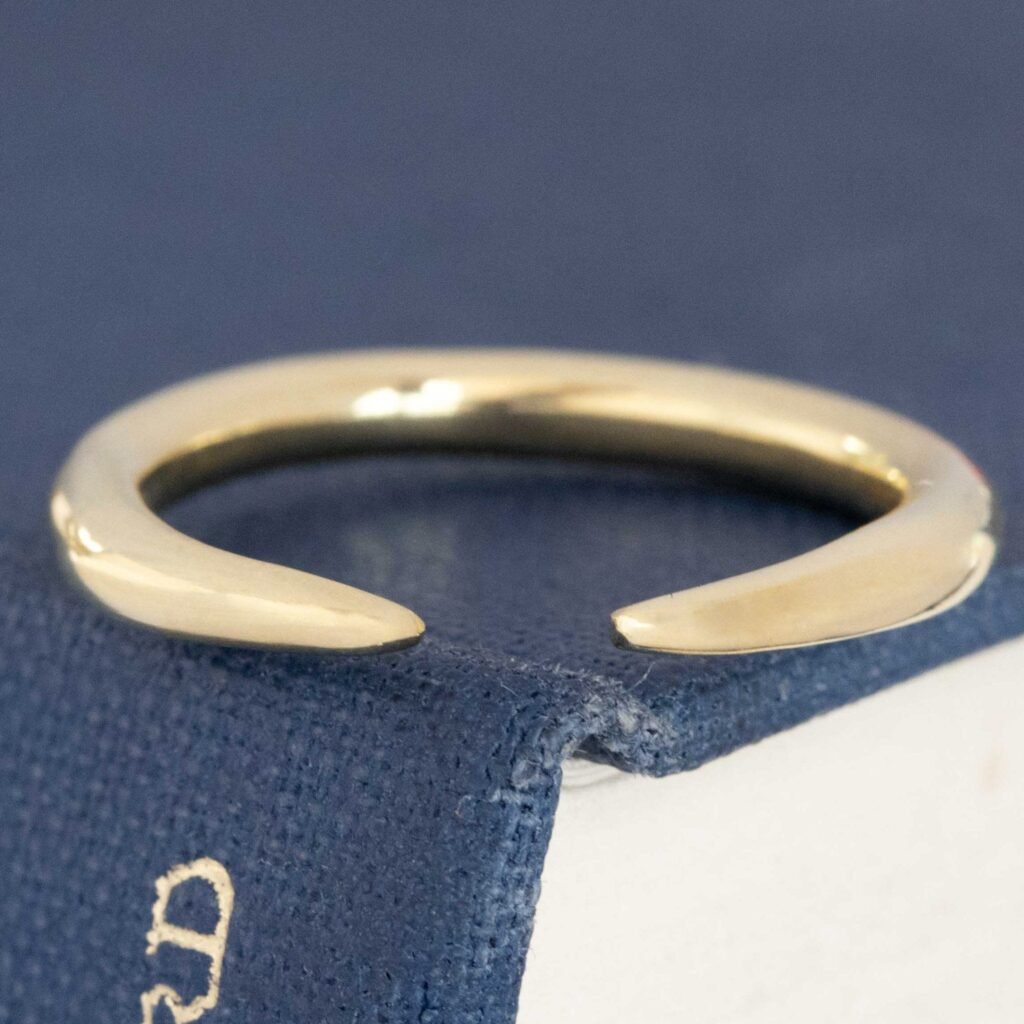 "Arc" Wedding Band in Yellow Gold