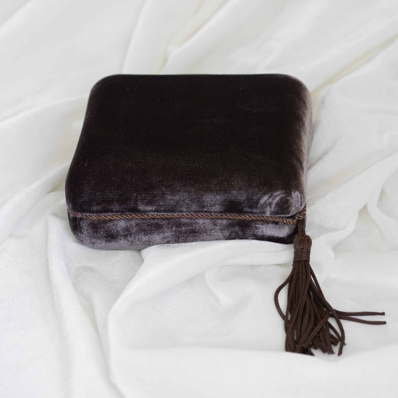 Italian Velvet Jewelry Case - Image 4