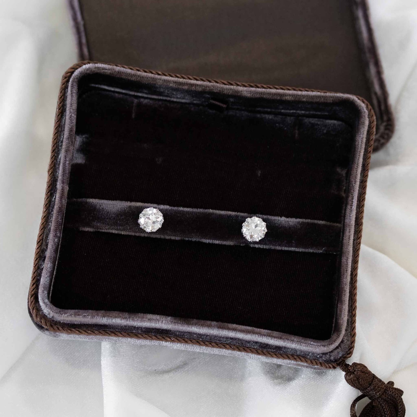 Italian Velvet Jewelry Case - Image 2