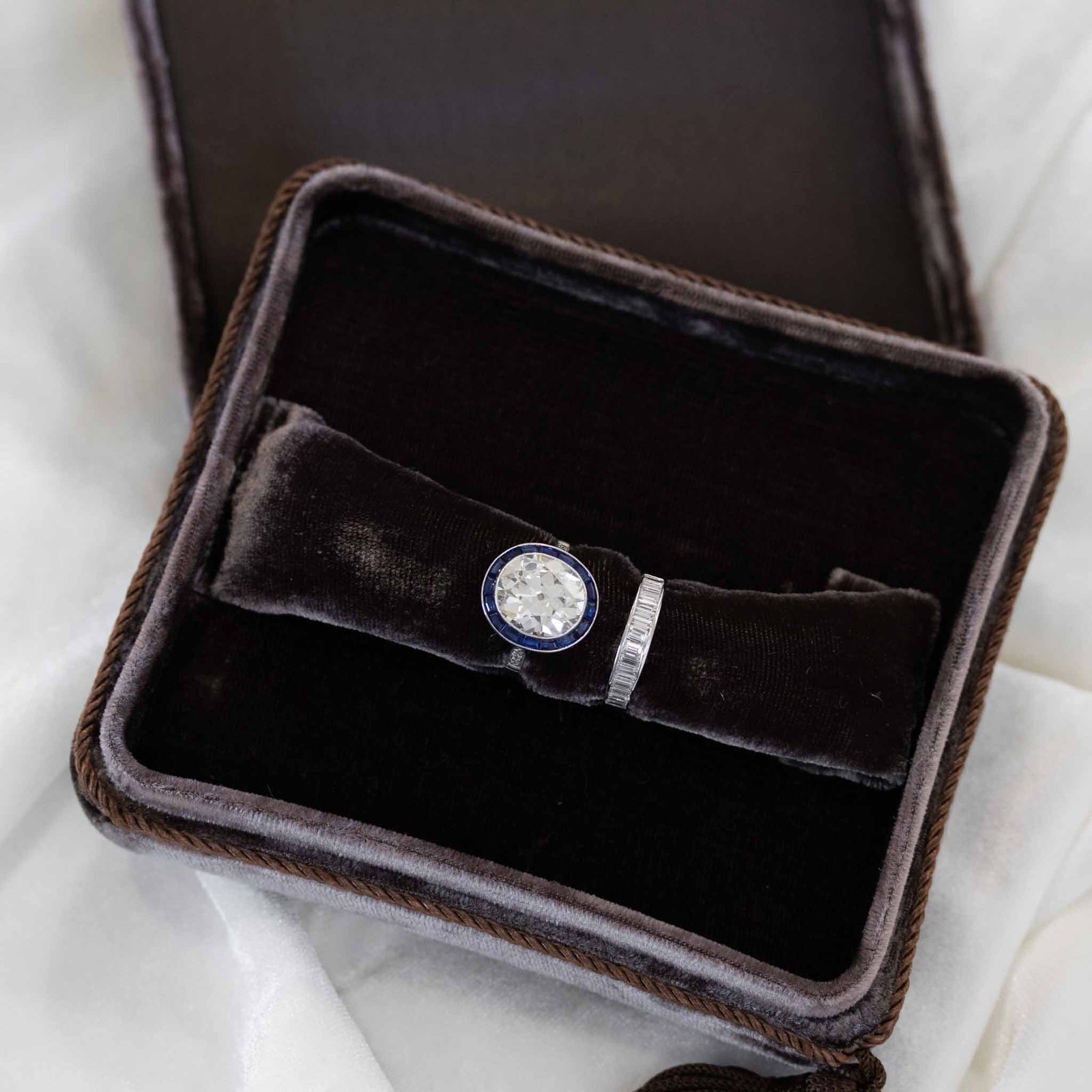 Italian Velvet Jewelry Case - Image 3