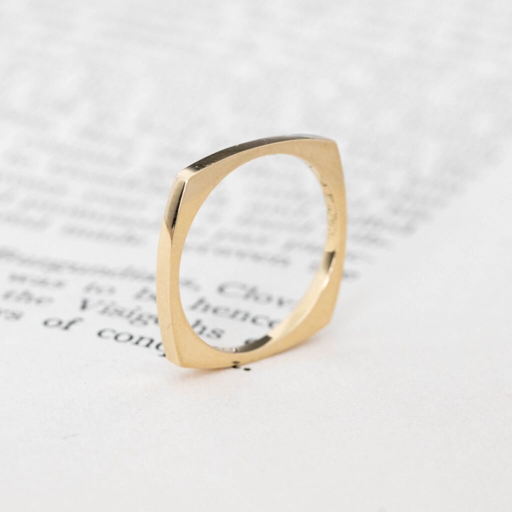 JbyG Square Shank Gender Neutral Band, 1.50mm