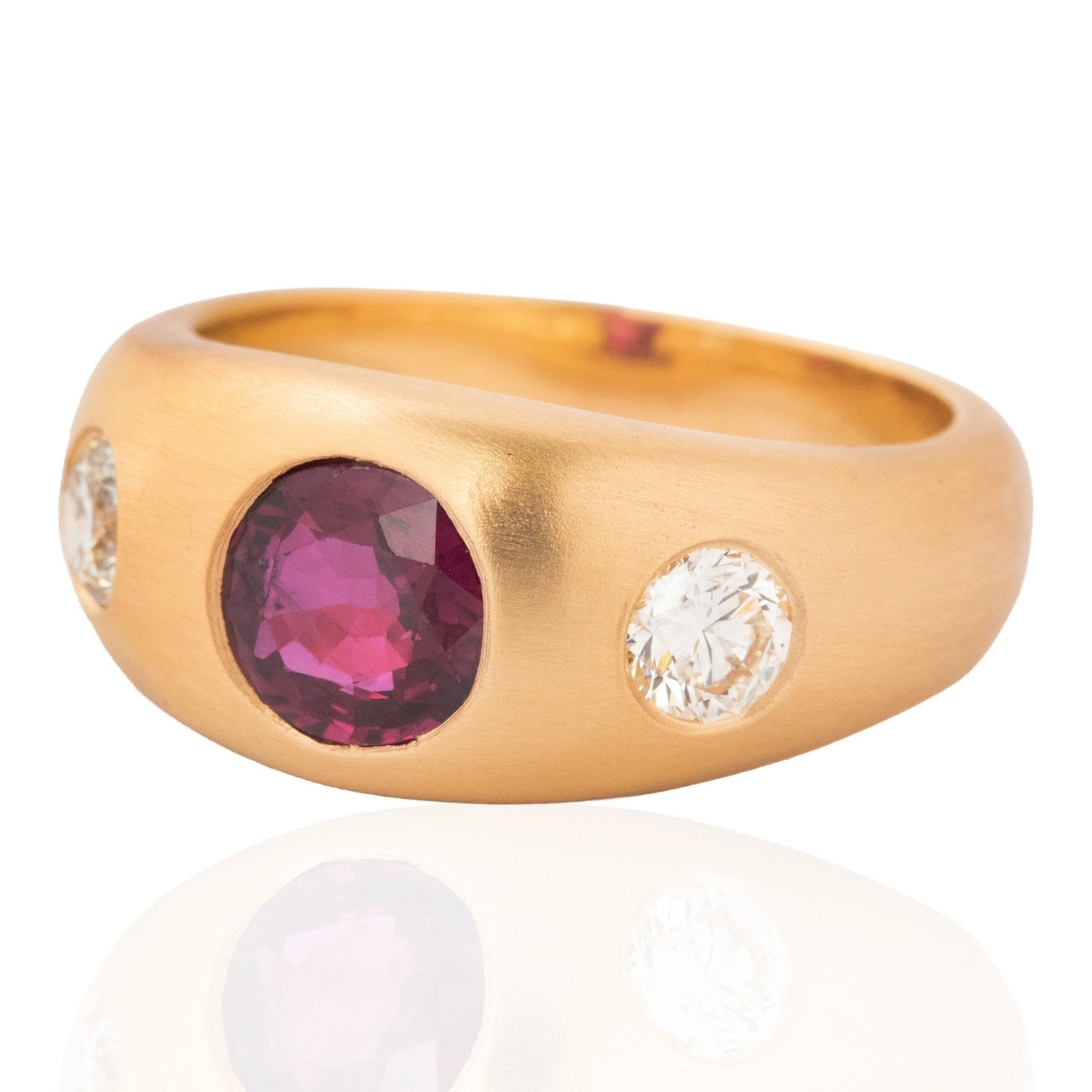 1.55ctw Diamond & Ruby Flush Set Trilogy Ring - Image 4