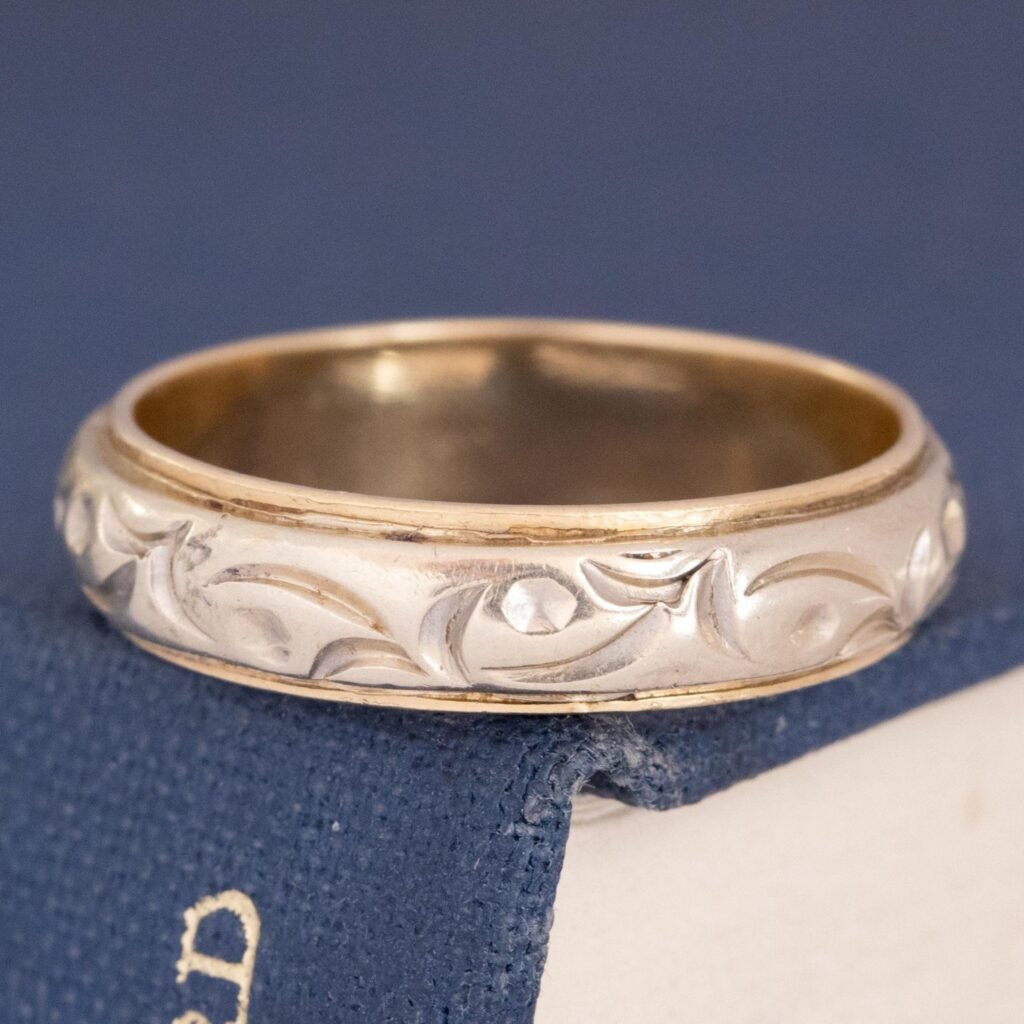 Vintage 2-Tone Floral Motif Wedding Band, 4.66mm