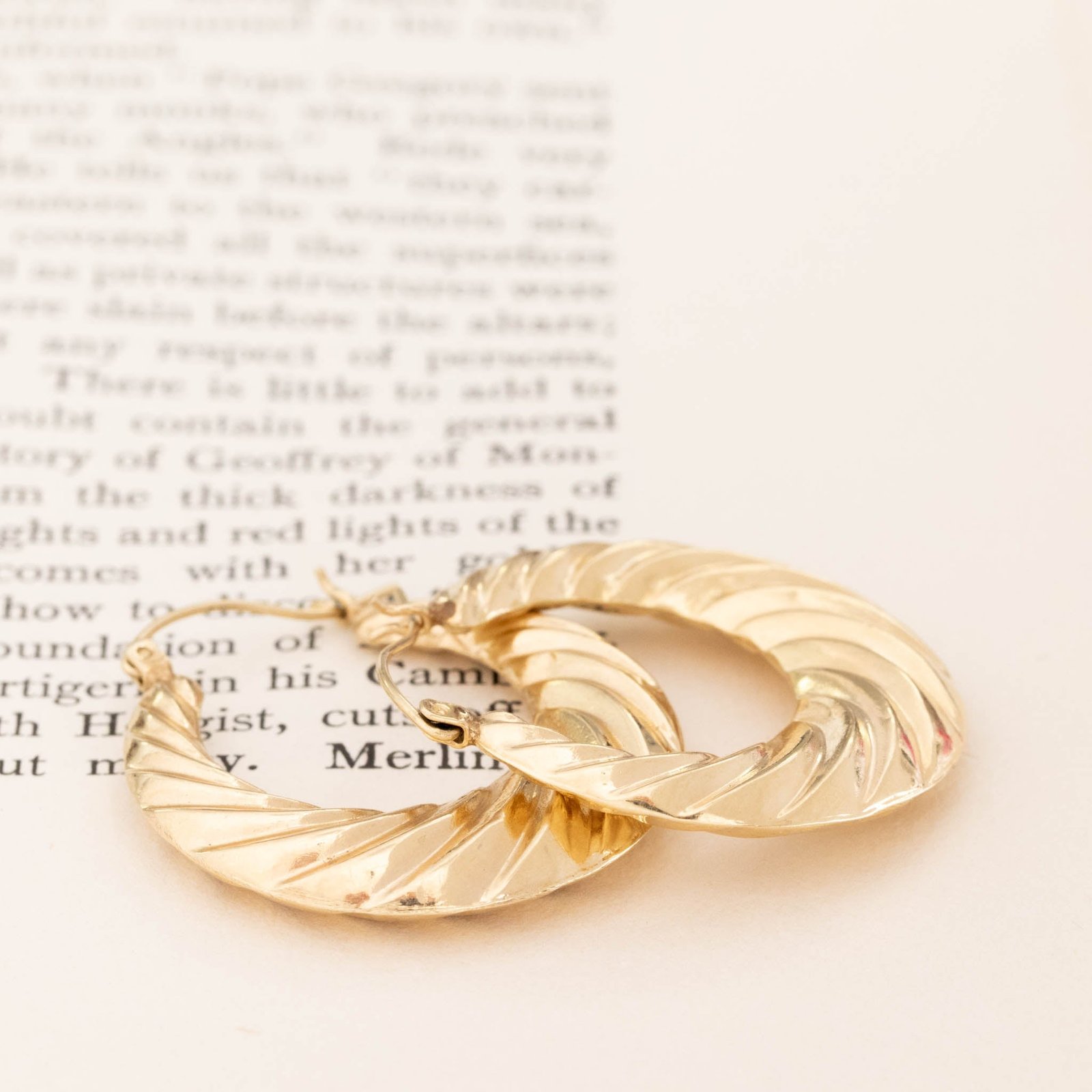 Vintage Bold Twist Hoop Earrings - Image 3