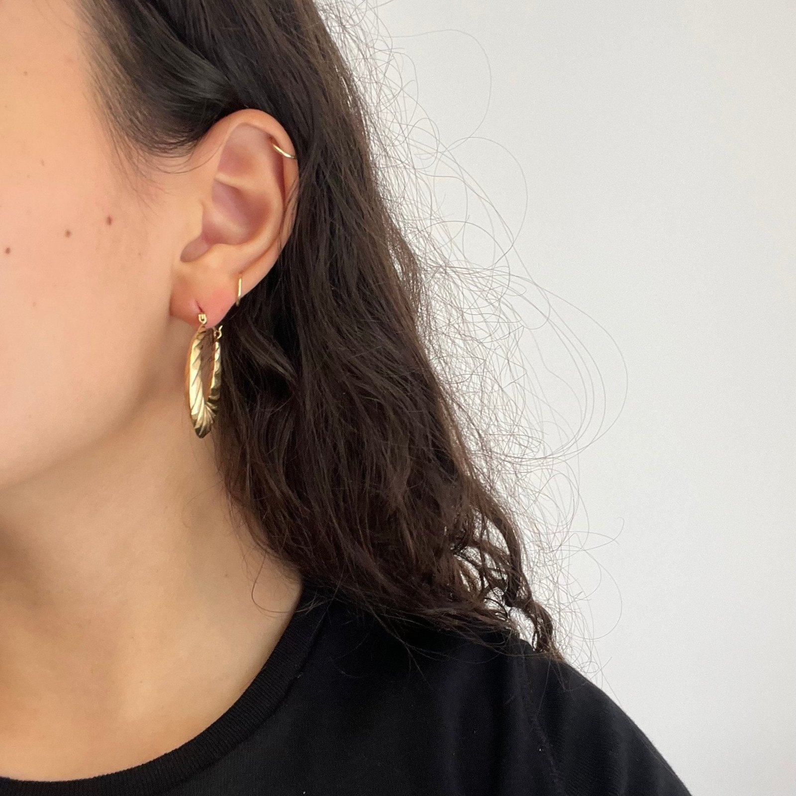 Vintage Bold Twist Hoop Earrings - Image 2