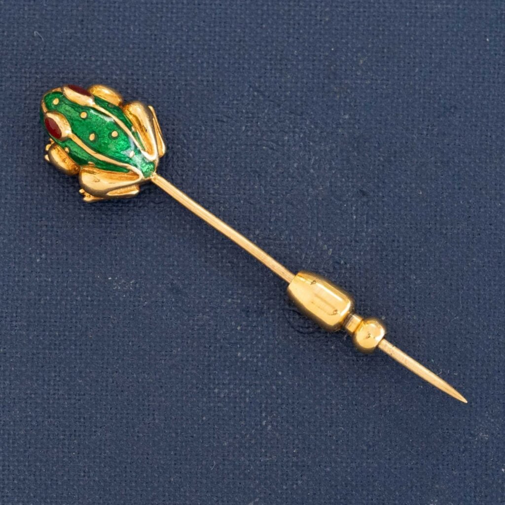 Vintage Enamel Frog Pin, by David Webb