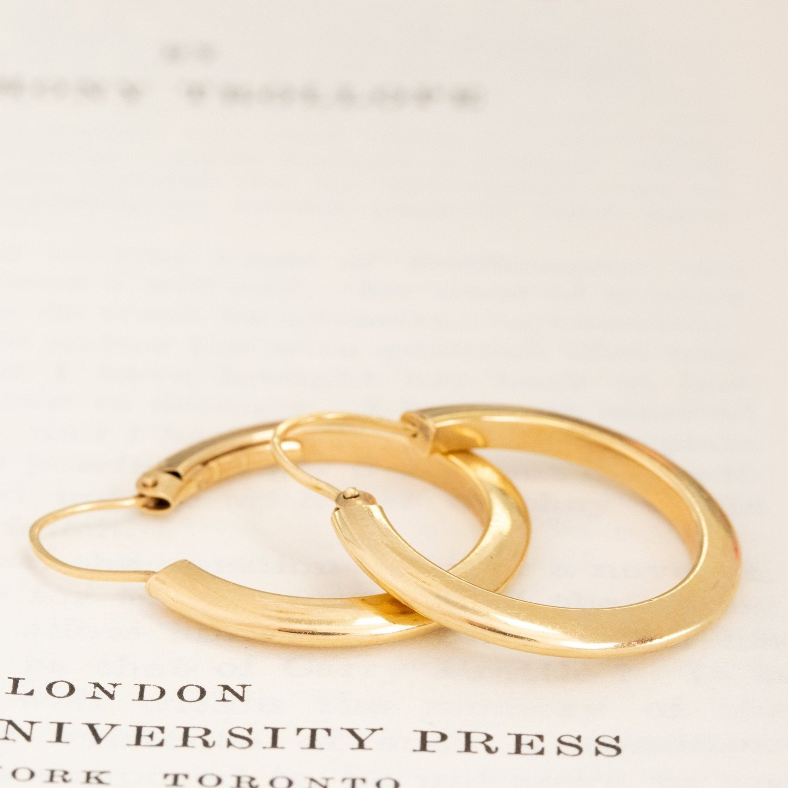 Vintage Flat Hoop Earrings, by Uno a Erre - Image 3