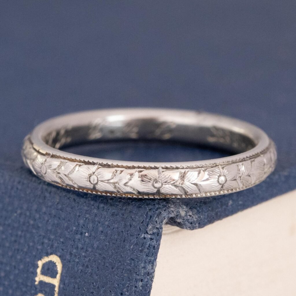 Vintage Floral Etched Wedding Band, 2.45mm