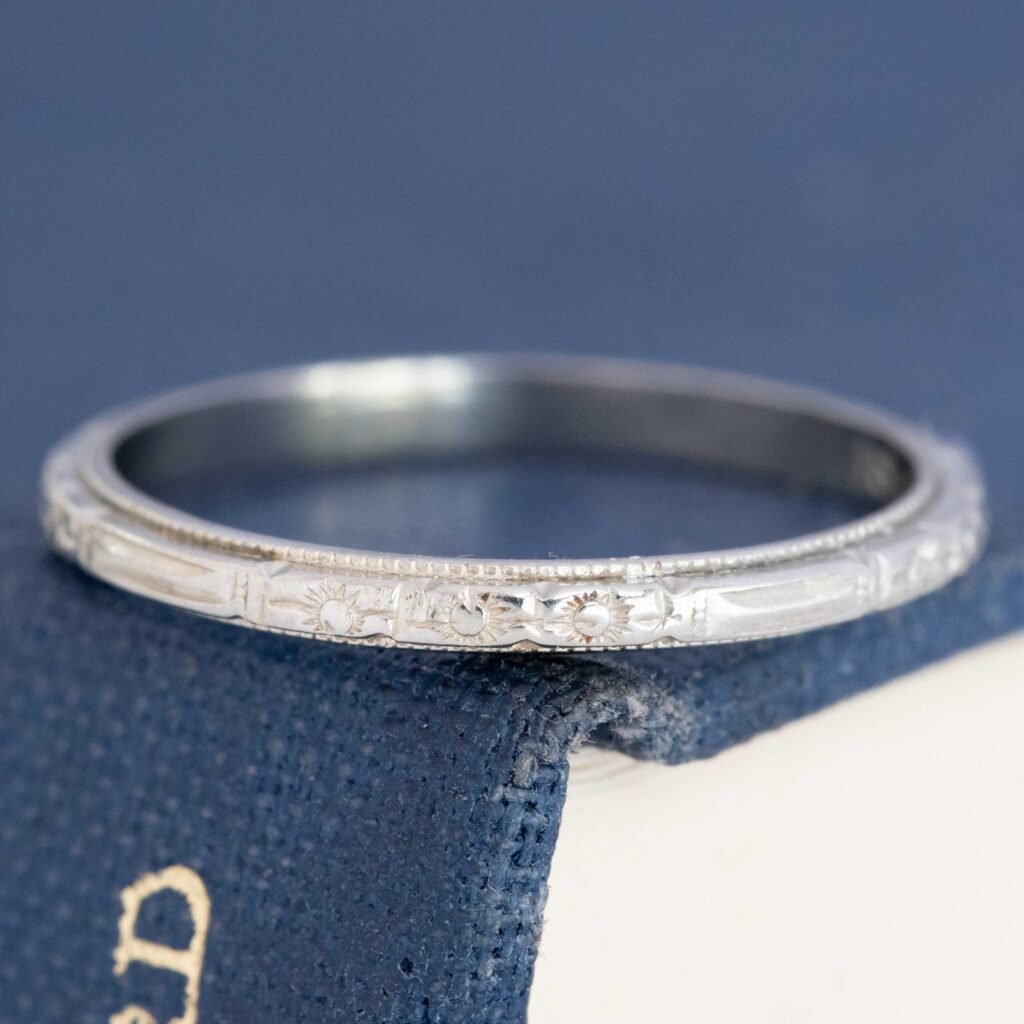 Vintage Floral Milgrain Wedding Band
