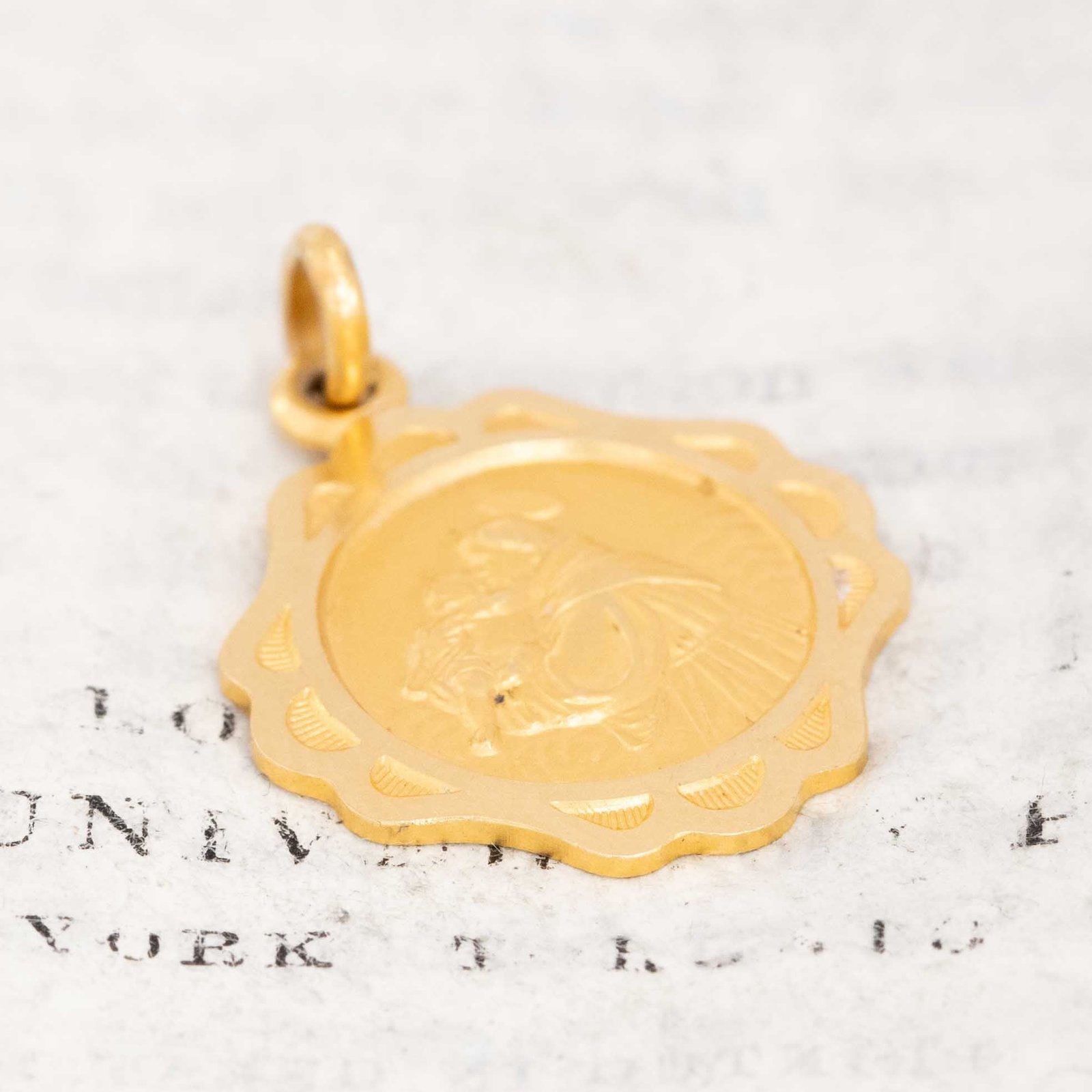 Vintage Saint Anthony of Padua Charm, Italian - Image 3