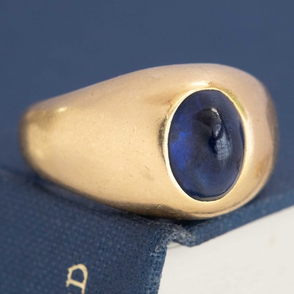 5.00ct Vintage Sapphire Cabochon Ring, by Cartier Paris